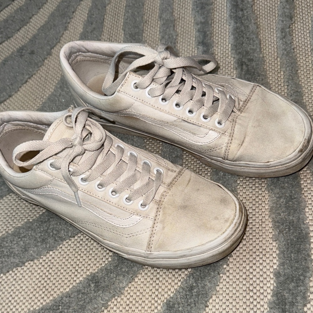 Classic Mens Vans Low Top Canvas Sneakers White size 8 men / 9.5 women
